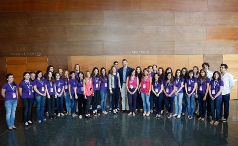 H. R. H. The Princes of Asturias and of Girona with the team of volunteers